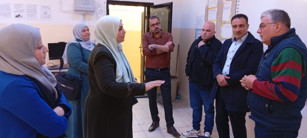 المصري تتفقد مدرسة المزار الثانوية للبنين ومستودع توزيع الكتب المدرسية