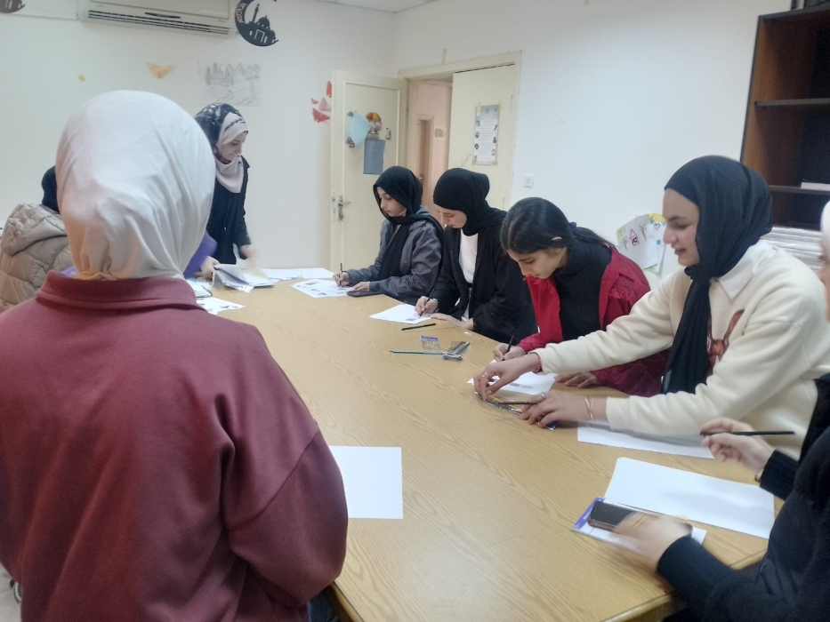ألوان الإبداع تنبض في المزار الشمالي… انطلاق برنامج الرسم لتمكين الشابات وتنمية المواهب