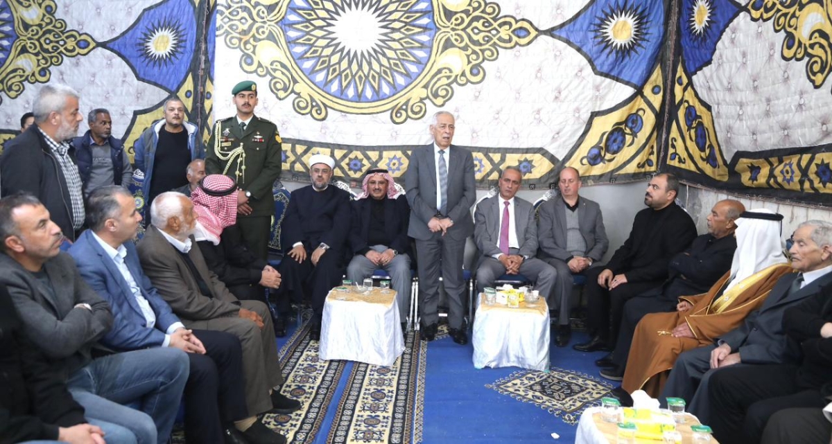 العيسوي ينقل تعازي الملك وولي العهد إلى العلاونة...صور