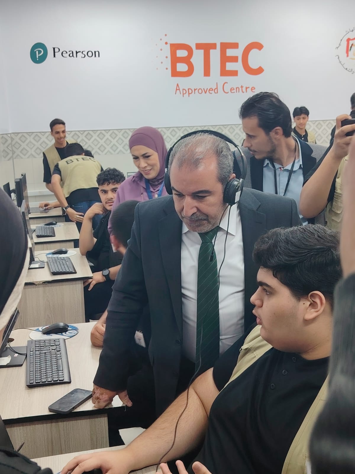 الحجاج يرعى انطلاقة الابتكار الأول في العقبة ويشيد بإبداعات الطلبة التقنية