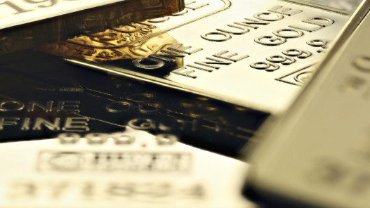 الذهب يستقر مع إبقاء الموعد النهائي الذي حدده ترامب لإيران