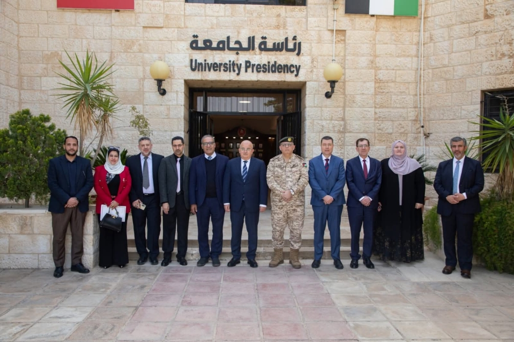 المركز الجغرافي الملكي والجامعة الهاشمية يوقعان مذكرة تفاهم لتعزيز التعاون في العلوم المساحية والجغرافية...صور