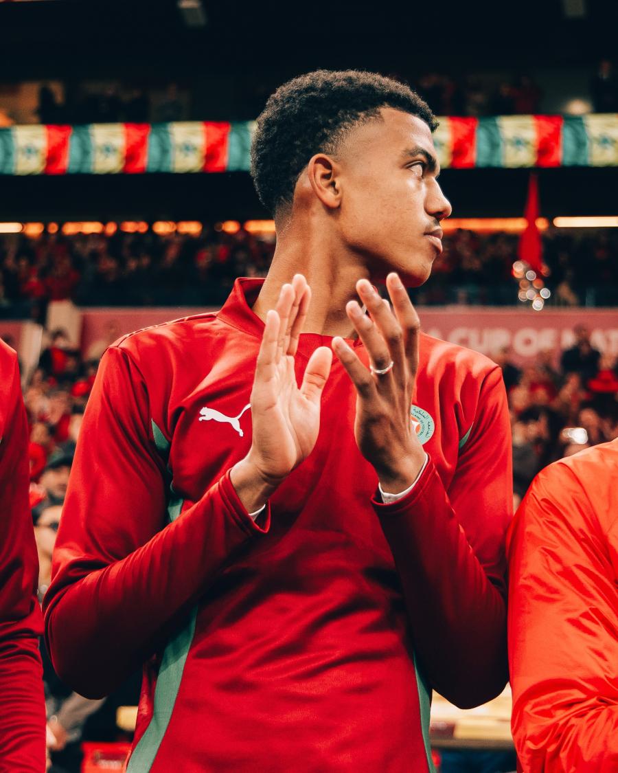 عملاق الدوري الألماني ينقضّ على نجم منتخب المغرب