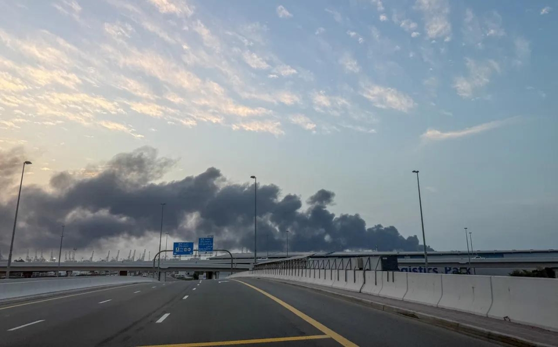 الشارقة: استهداف مبنى لشركة الثريا بصاروخي باليستي إيراني