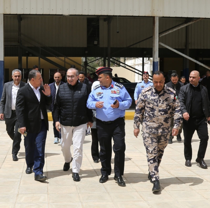 أبو السمن يتفقد سير العمل بمشاريع حيوية في معان والكرك ويوجه ببدء إجراءات تسليم مستشفى معان العسكري للخدمات الطبية