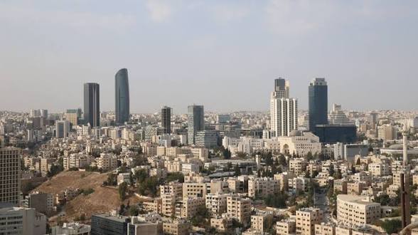 أجواء باردة نسبيًا وغائمة جزئيًا في أغلب المناطق