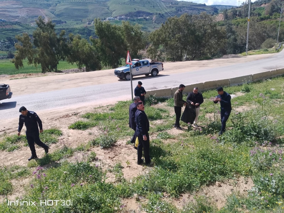حملة نظافة في منطقة الجنادية ببرما لتعزيز الوعي البيئي والحفاظ على جمالية الموقع