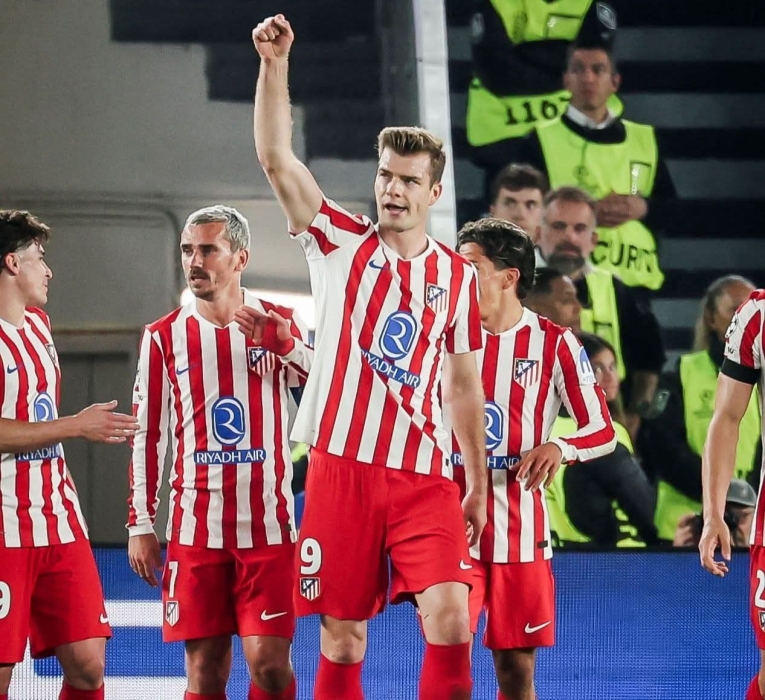 أتلتيكو مدريد يهزم برشلونة 20 ويقترب من نصف نهائي الدوري