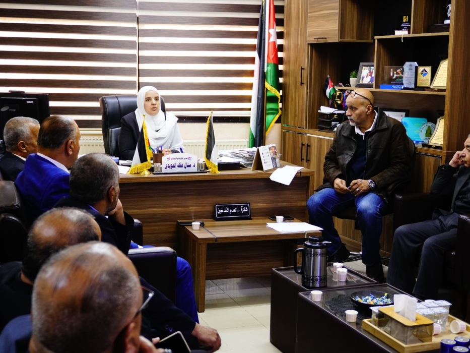 الحويدي تبحث مع مدراء مدارس مخيم الزعتري تعزيز سير العمل التربوي