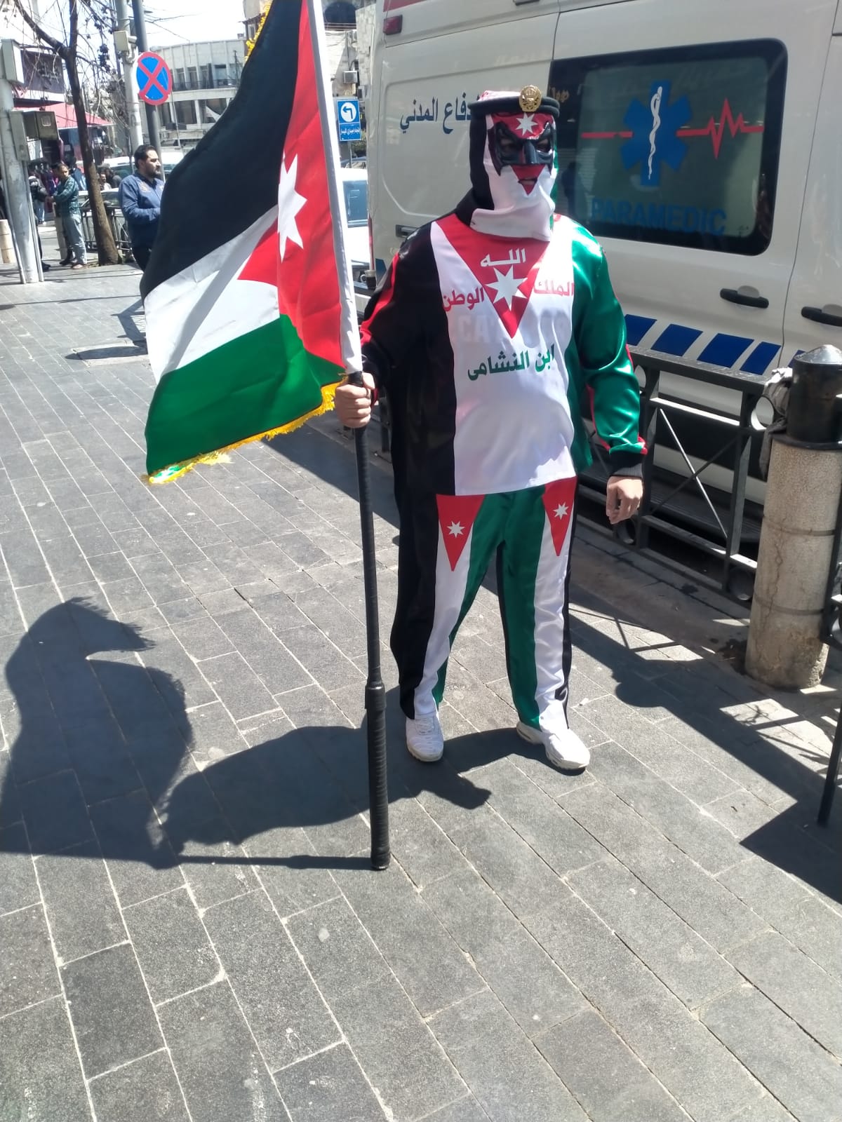 المسجد الحسيني يشهد مسيرات حاشدة دعماً للقيادة الهاشمية وتضامناً مع الشعب الفلسطيني...صور