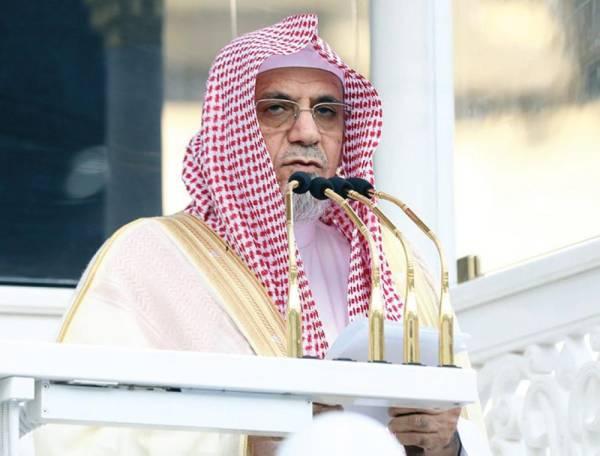 إمام المسجد الحرام يحذر من الإشاعات وأكل الحقوق ويدعو إلى تقوى الله ولزوم الجماعة