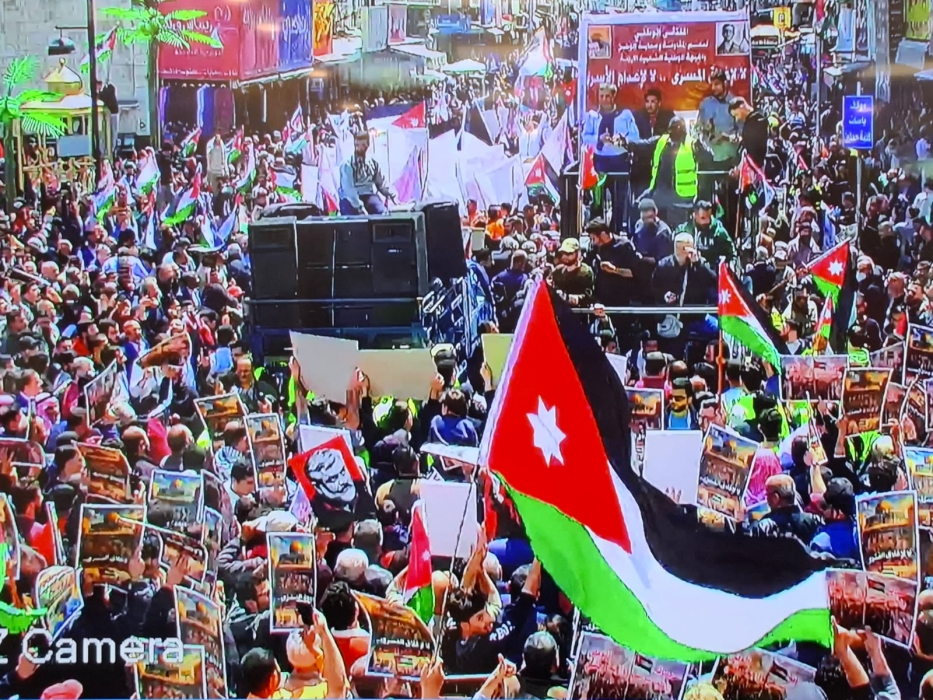 النجار يكتب من المسجد الحسيني إلى كل العالم: الأردنيون يجددون العهد مع الملك