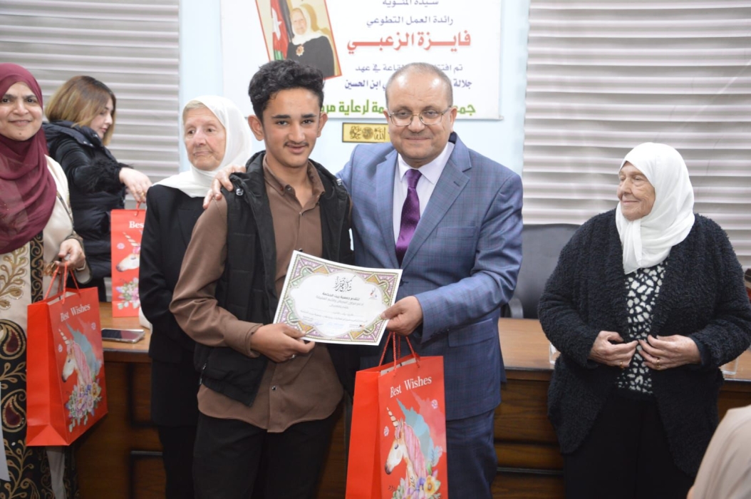 عبيدات يرعى إحتفال جمعية بيت الحكمة لدعم مرضى السرطان بمناسبة ذكرى معركة الكرامة وعيد الأم...صور