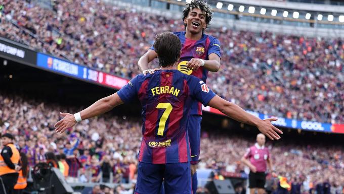 برشلونة يحسم دربي إسبانيول ويقترب من لقب الدوري الإسباني