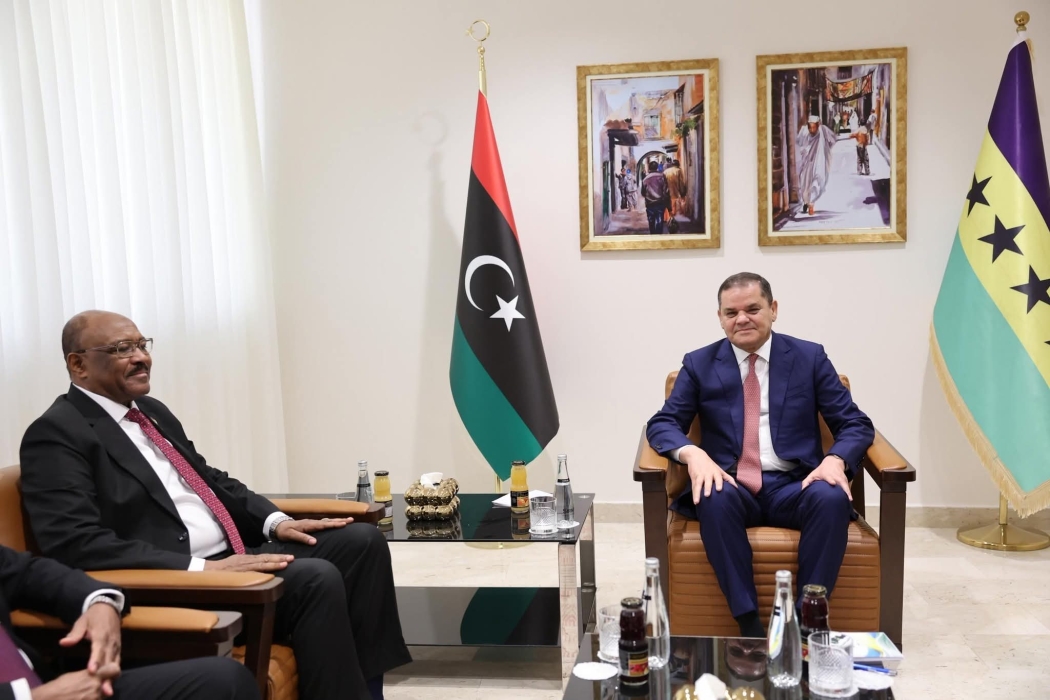 وزير الخارجية السوداني  يلتقي رئيس الوزراء الليبي الدبيبة على هامش فعاليات تجمع دول الساحل والصحراء بليبيا