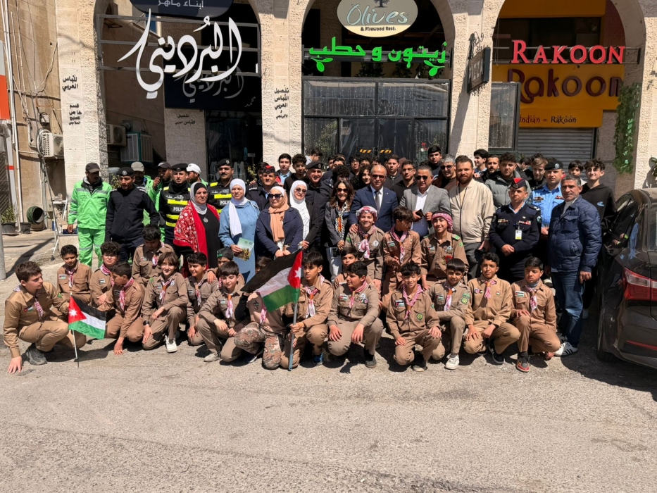 الهقيش يرعى انطلاق حملة نظافة بيئية في لواء الجامعة بمشاركة واسعة...صور