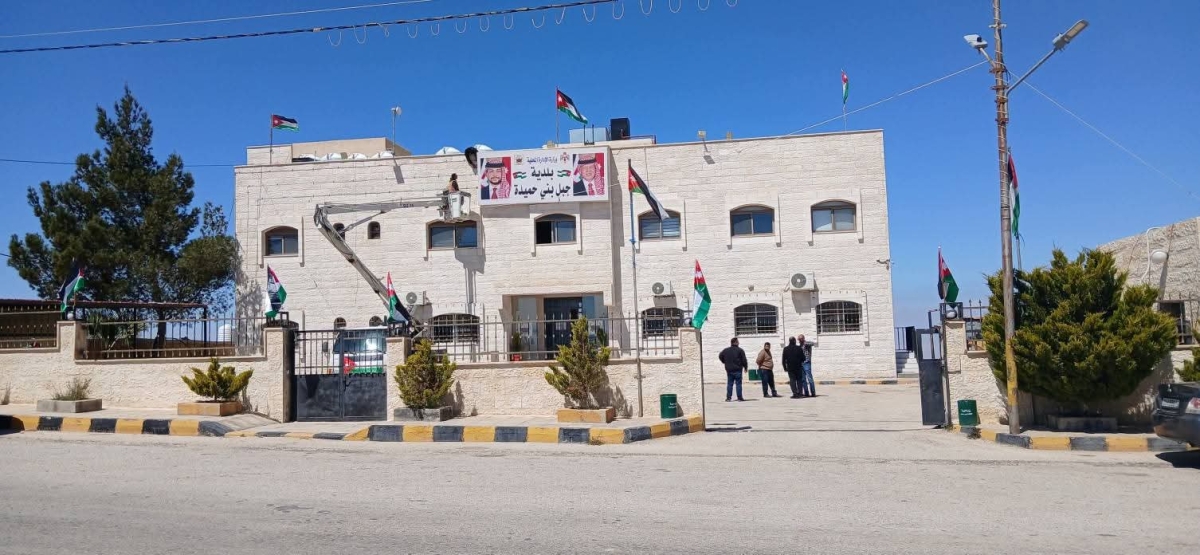 بلدية جبل بني حميدة تكثف استعداداتها للاحتفال بيوم العلم