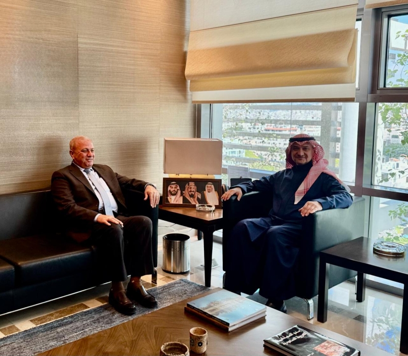 النائب الاول لرئيس مجلس النواب يلتقي السفير السعودي