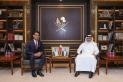 محافظ مصرف قطر المركزي يجتمع مع المدير التنفيذي لشركة أداني للطاقة الخضراء