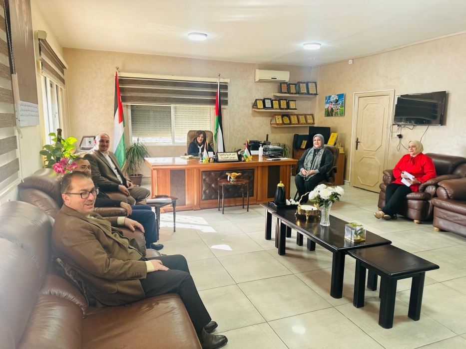 العجارمة تترأس اجتماعاً موسعاً للجنة الامتحانات استعداداً لـ توجيهي 2026