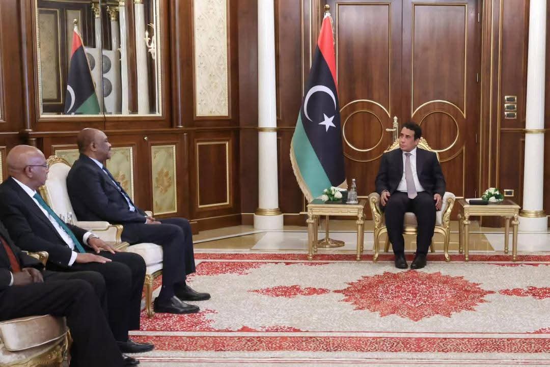 السودان : وزير الخارجية والتعاون الدولي يلتقي رئيس المجلس الرئاسي الليبي في ختام زيارته إلى ليبيا