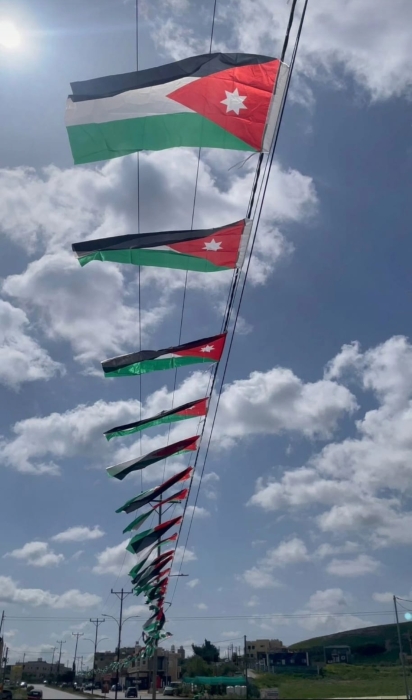 بلدية بني عبيد تطلق أطول حبل أعلام في العالم​