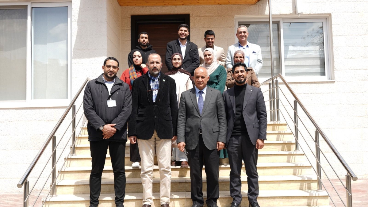 طلبة جامعة الزرقاء يزورون مركز التوثيق الملكي في الديوان الملكي الهاشمي