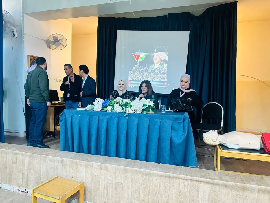 العجارمة تفتتح ورشة الإسعافات الأولية والإنعاش القلبي لمعلمي الصحة المدرسية في وادي السير