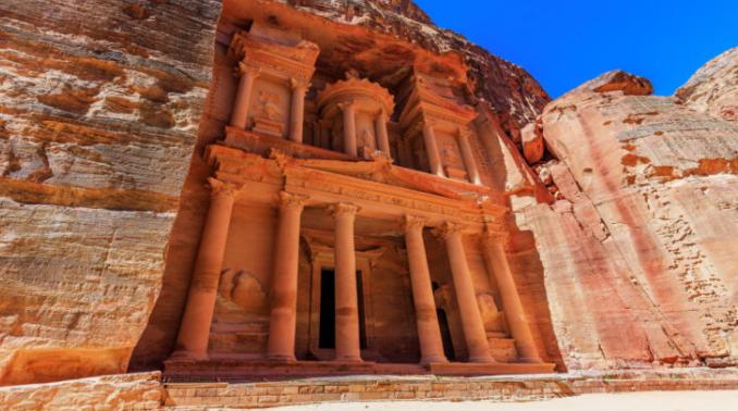 الحكومة تصرف 2 مليون لسلطة إقليم البترا التنموي السياحي