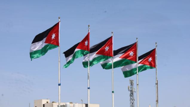 البلديات تكثف جهودها لرفع 700 ألف راية احتفاءً بـ يوم العلم