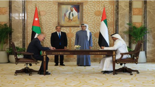 حسّان ومنصور بن زايد يشهدان توقيع اتفاقيات تنفيذ مشروع سكة حديد ميناء العقبة