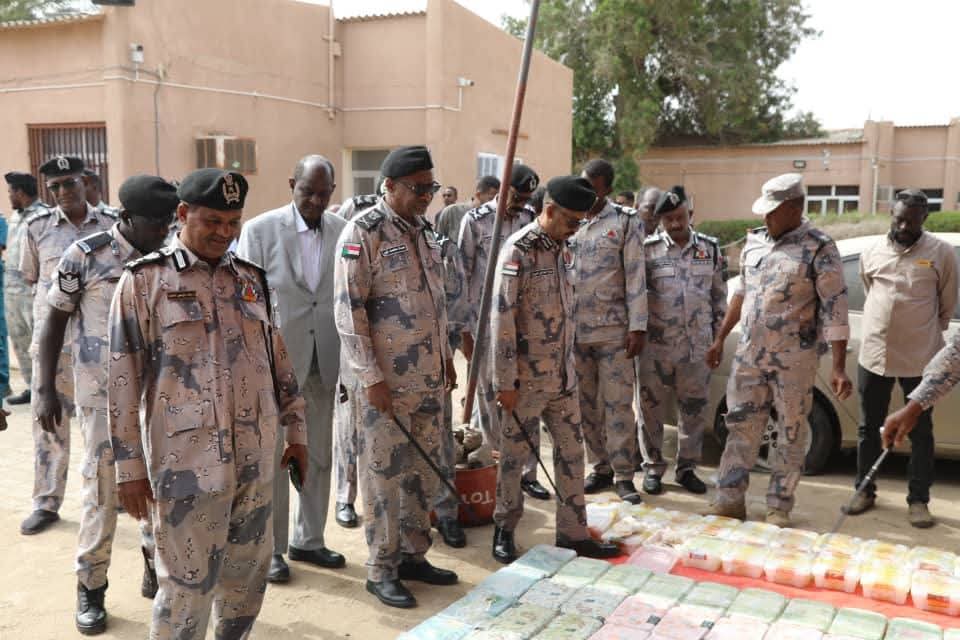 السودان : مكافحة التهريب بالبحر الأحمر تضبط 340 كيلو آيس و200 ألف حبة مخدرة فى عملية نوعية بالتعاون مع المخابرات العامة
