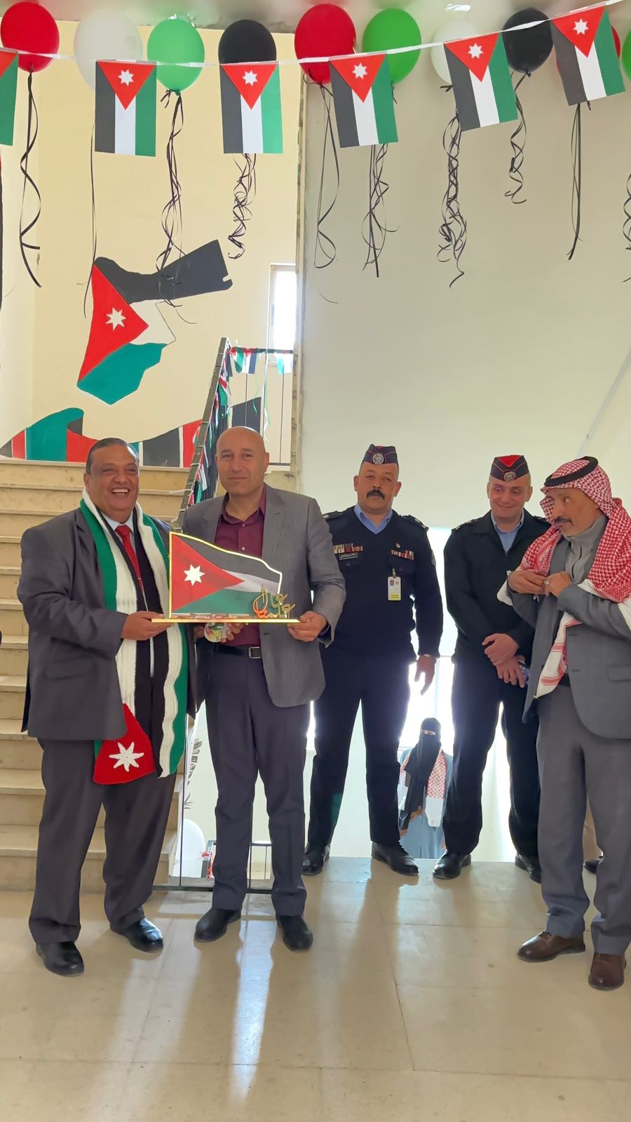 احتفال وطني مميز بيوم العلم الأردني برعاية مدير التربية والتعليم في محافظة مادبا ...صور