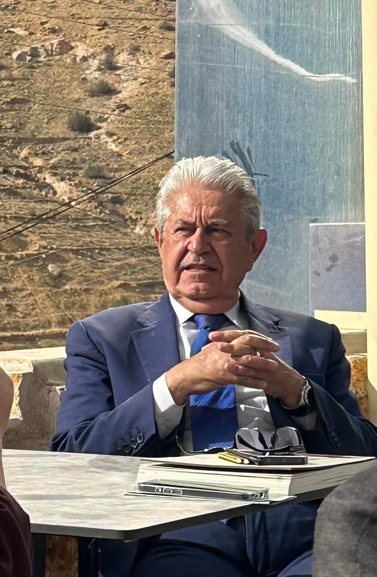 ا د كامل محادين يكتب :صُفر الوجوه تكالبت