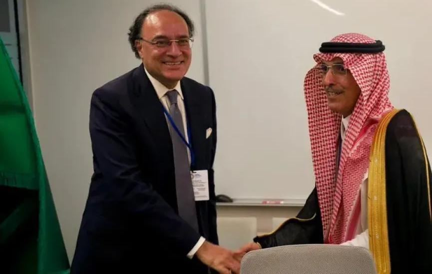 السعودية تدعم باكستان بـ3 مليار دولار كوديعة إضافية إلى جانب 5 مليارات أخرى