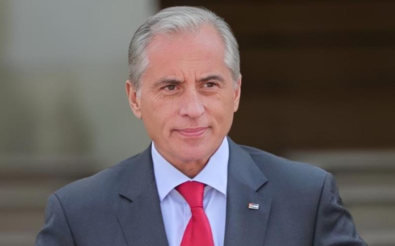 رئيس الوزراء: بفخر واعتزاز نحتفل اليوم بعلمنا الأردني