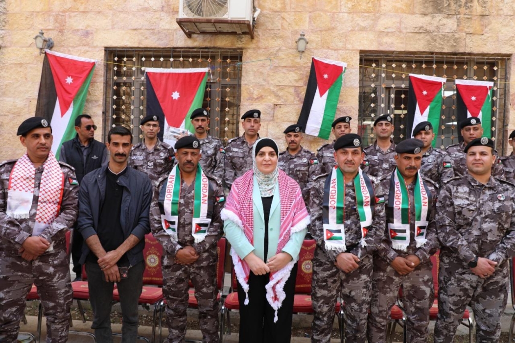 الغذاء والدواء تحتفي بيوم العلم الأردني