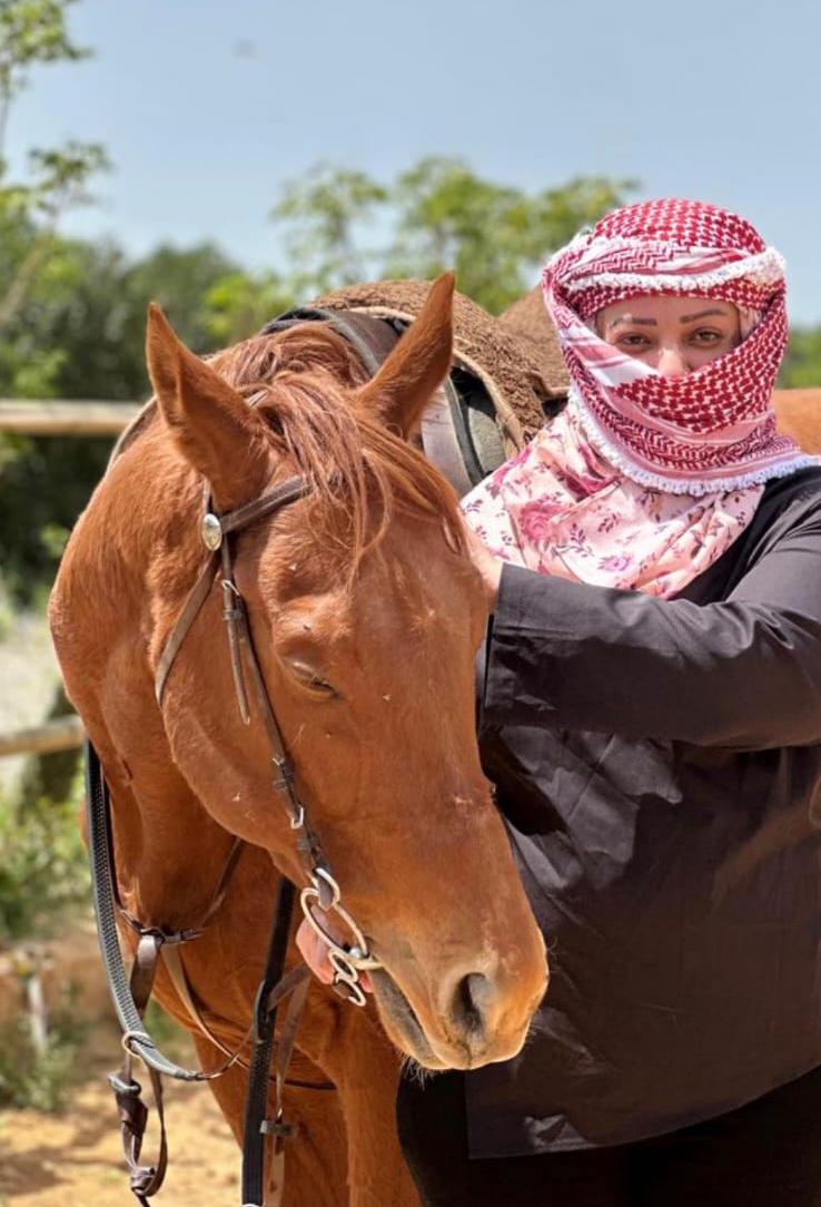 الهدبان تكتب العلم الأردني… رمز الدولة