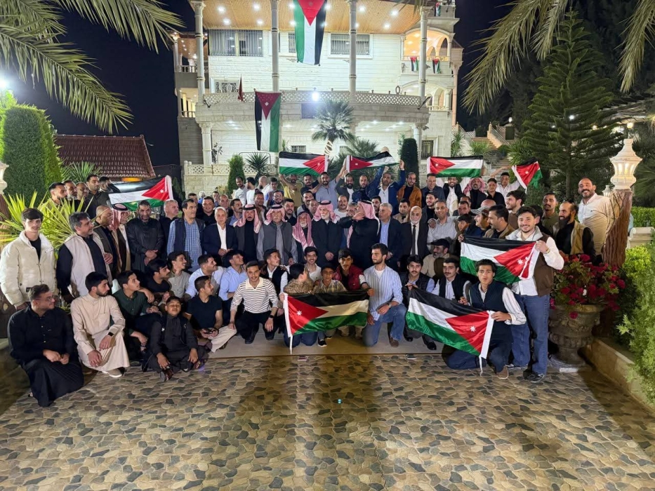 شباب عشائر البدادوة يحتفلون بيوم العلم ويؤكدون التفافهم حول الراية الهاشمية