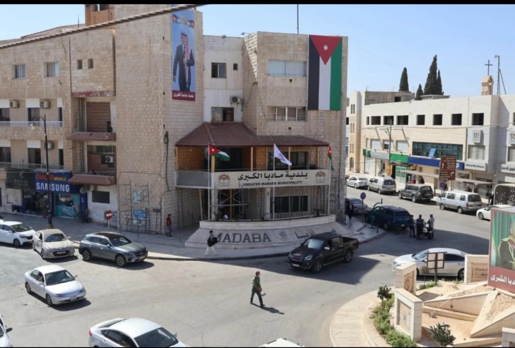 رئيس لجنة بلدية مادبا: مليونا دينار خلطات إسفلتية لشوارع المحافظة العام الحالي