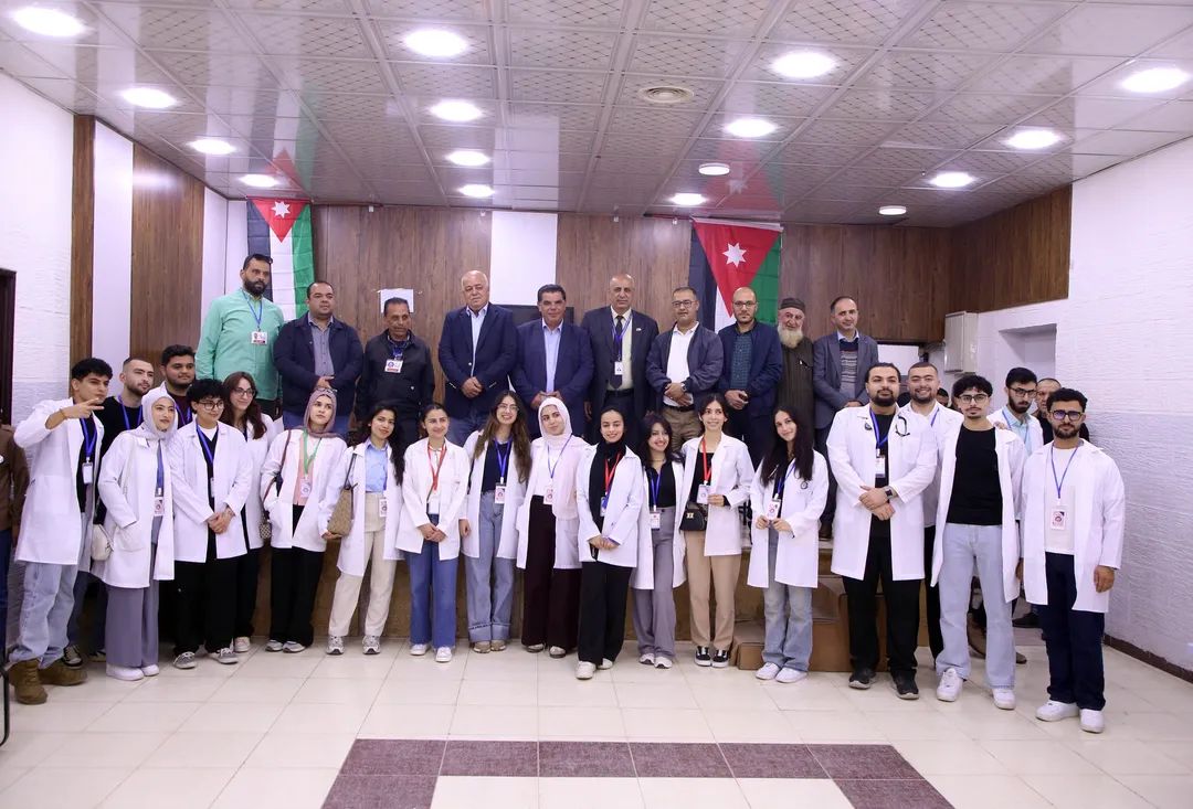 يوم طبي مجاني في مخيم إربد بمناسبة يوم العلم تحت شعار الوفاء للقائد...صور