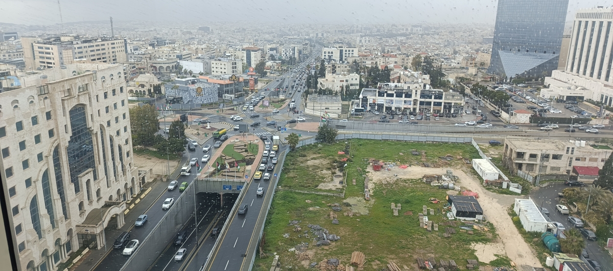 انخفاض طفيف على الحرارة وأجواء لطيفة مع تحذيرات من الضباب والغبار