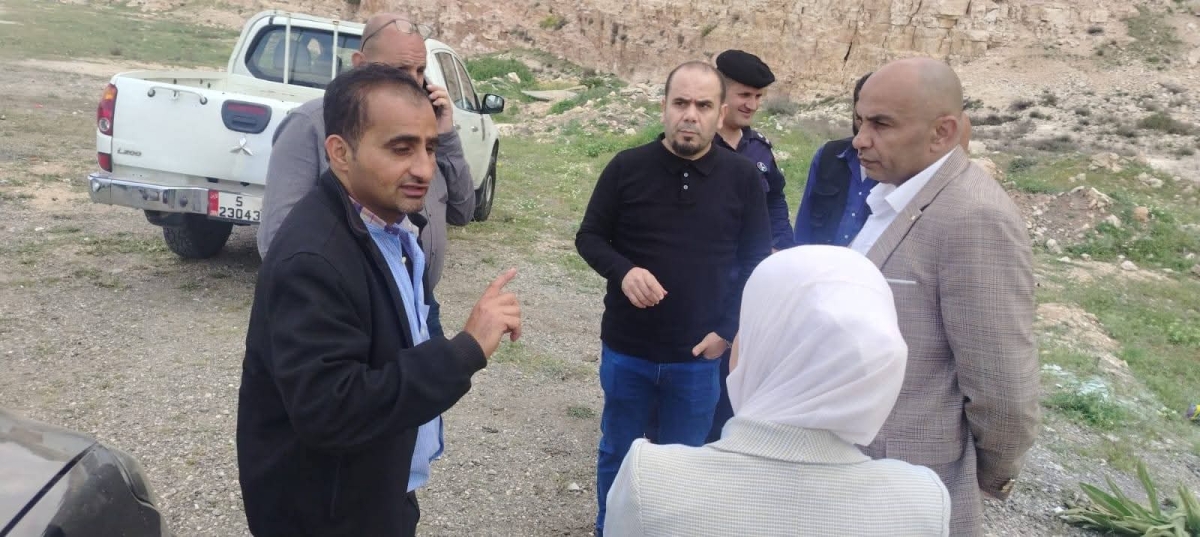 لجنة الصحة والسلامة في جرش تغلق موقعاً مخالفاً لسوق المواشي بمنطقة ثغرة عصفور