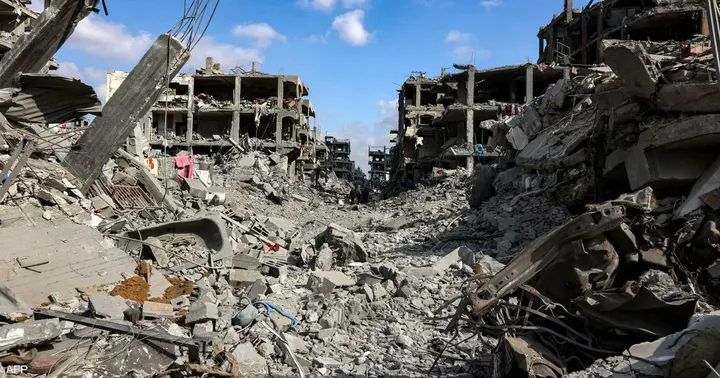 استشهاد فلسطيني وإصابة آخرين جراء غارة للاحتلال وسط قطاع غزة