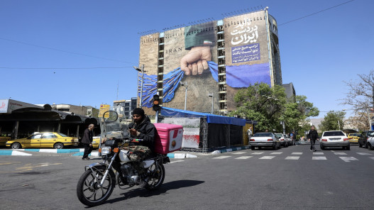 التوتر الأميركي الإيراني يهدد الهدنة وسط أنباء متضاربة بشأن المحادثات