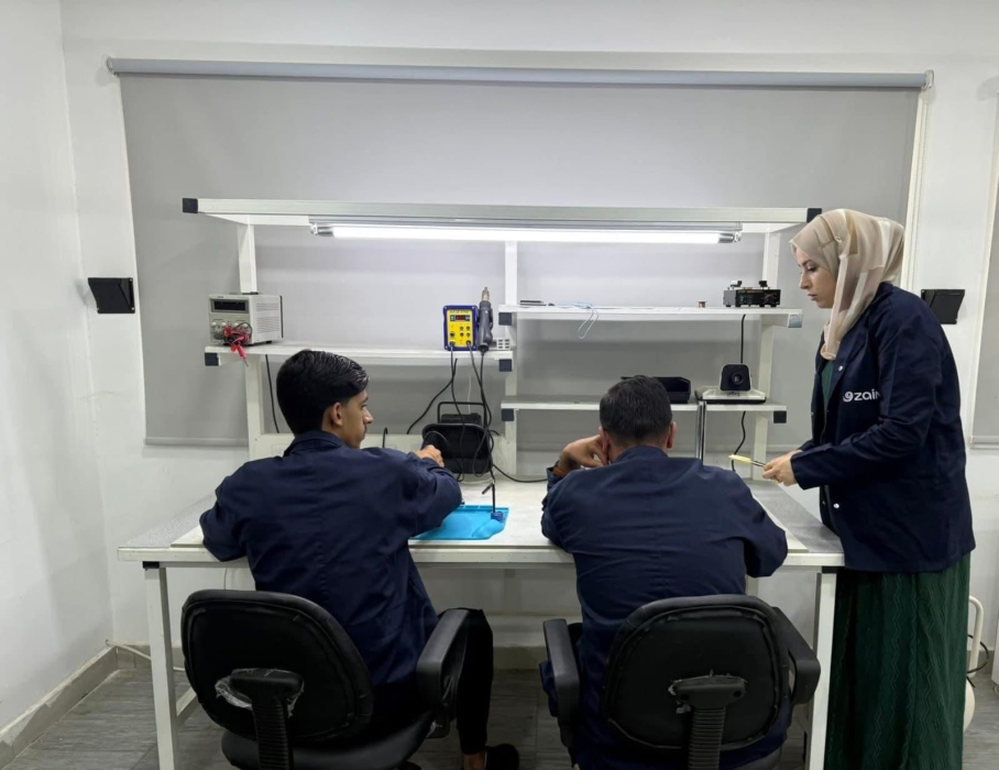 للعام التاسع عشر على التوالي زين تطلق دورات مجانية جديدة للتدريب على صيانة الأجهزة الخلوية وأجهزة الألعاب الإلكترونية