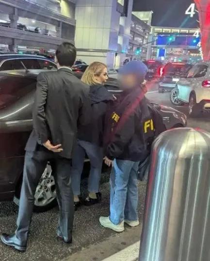 السلطات الأمريكية تلقي القبض على امرأة إيرانية في لوس أنجلوس بتهمة التوسط لبيع أسلحة لدولة عربية