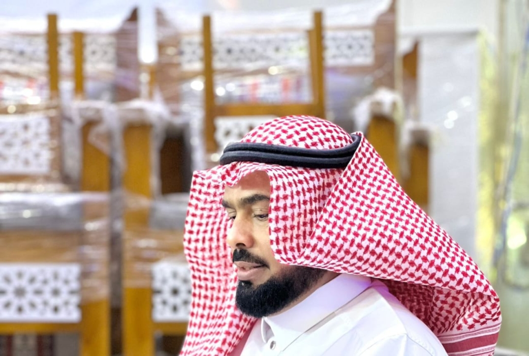 دغشر محمد عياشي.. رائد في عالم السوشيال ميديا