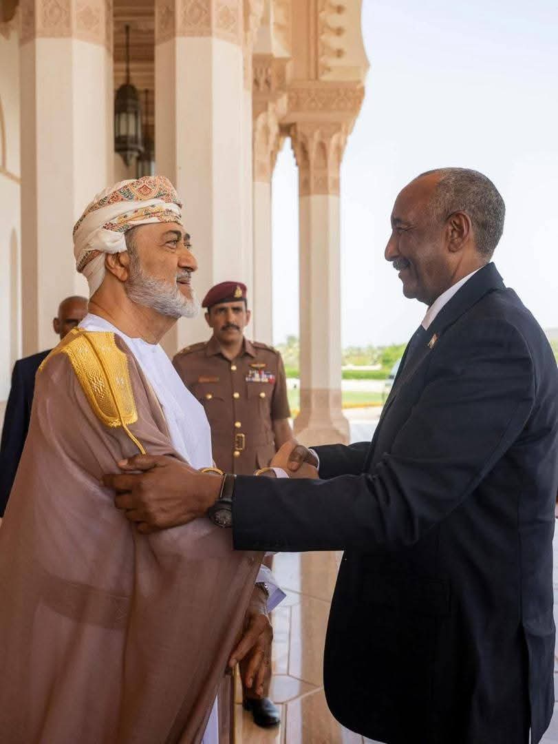 البرهان والسلطان هيثم يعقدان مباحثات ثنائية بمسقط لبحث التعاون المشترك ومواجهة التحديات الإقليمية...صور