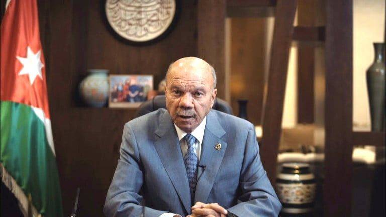 الفايز يتنازل عن إساءة بحقه.. تفاصيل